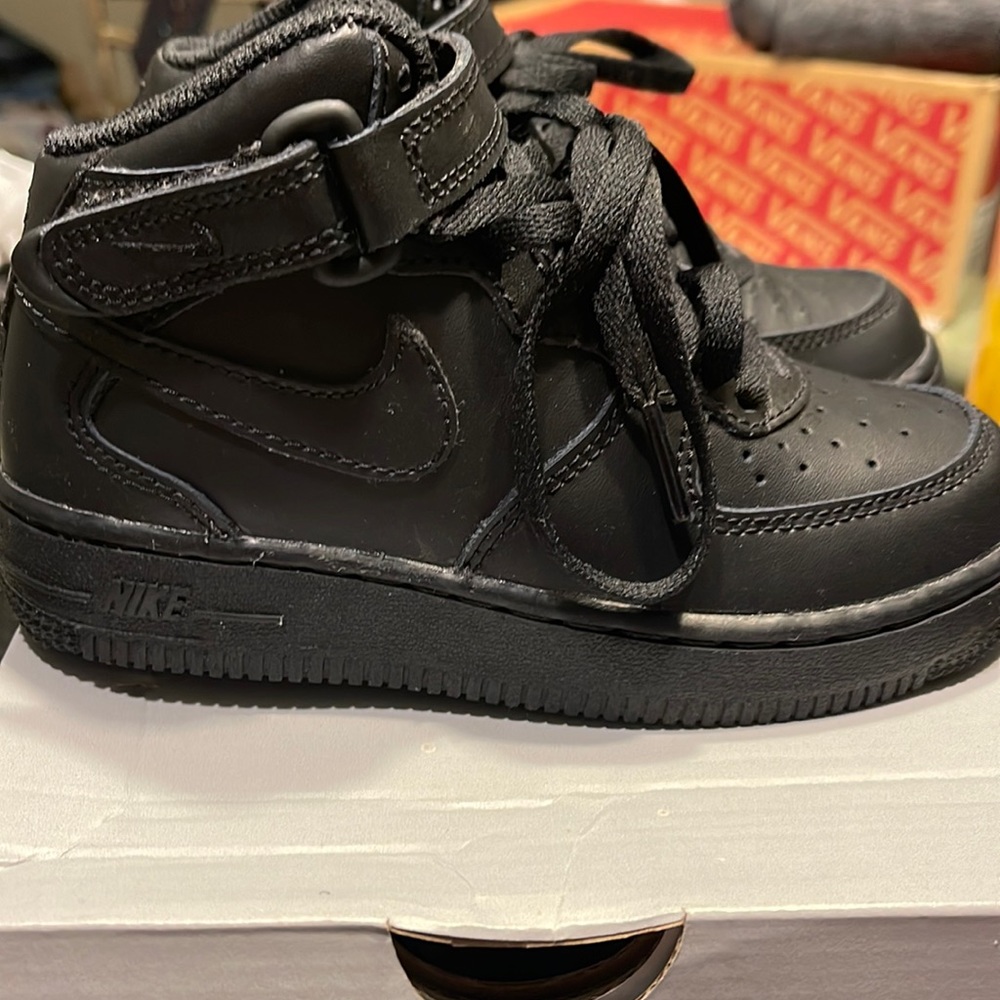 All black AF1s Mid